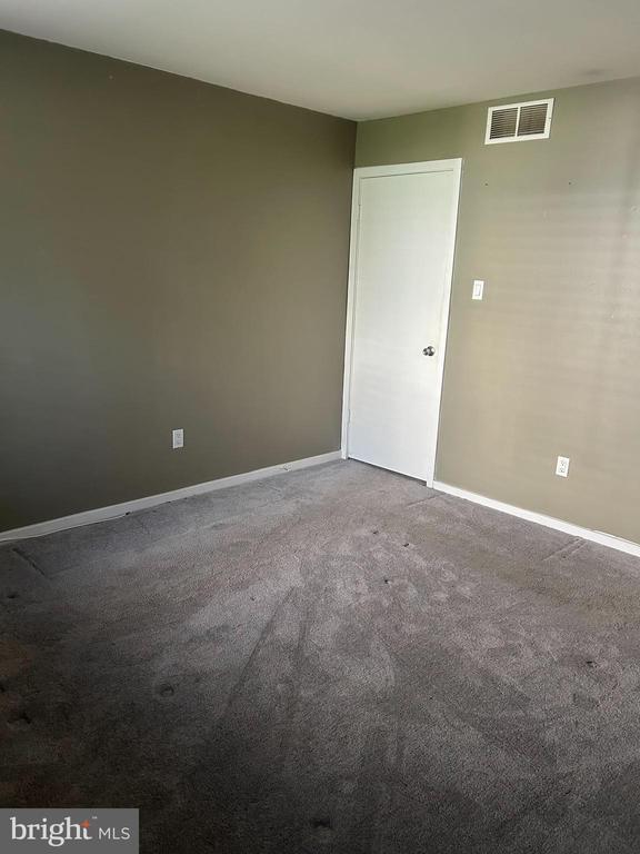 Photo - 413 Gregorys Way