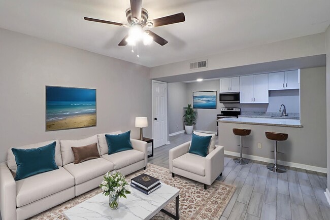 Building Photo - 5929 Queensloch Dr Unit 235