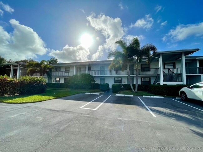 Building Photo - 1210 SE Parkview Pl Unit E3