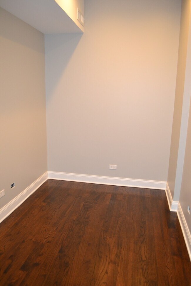 Photo - 3233 W Fullerton Ave Unit 2F
