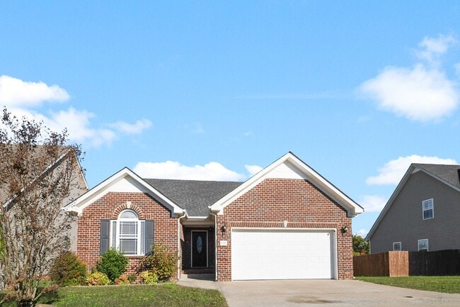 Building Photo - Pet Friendly Three Bedroom!