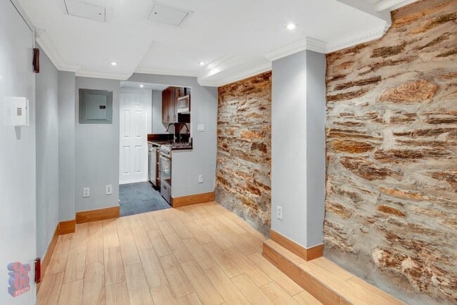 Photo - 345 W 53rd St Unidad B