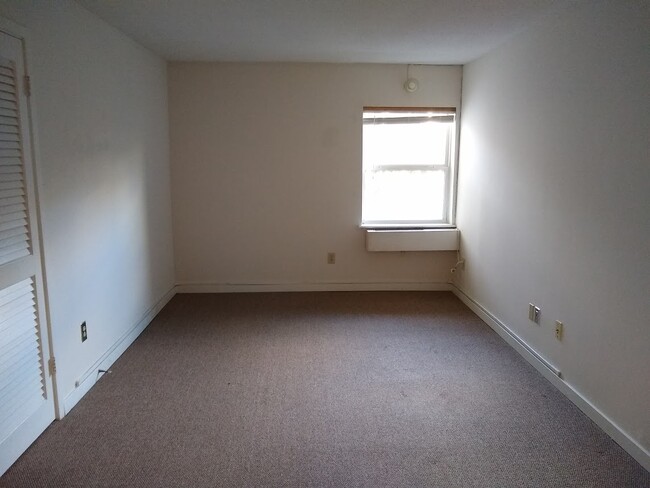 Bedroom - 163 South St Unit 69