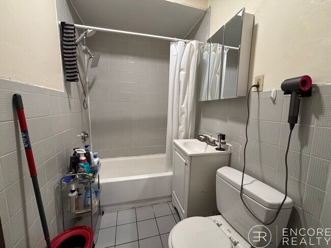 Photo - 462 Park Dr