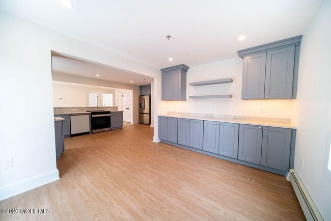 1125 E Ocean Ave Unit 2b