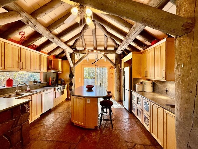 Photo - Historic Manitou Springs Home for Rent – M...