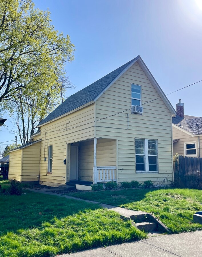 Photo - 612 Pleasant St