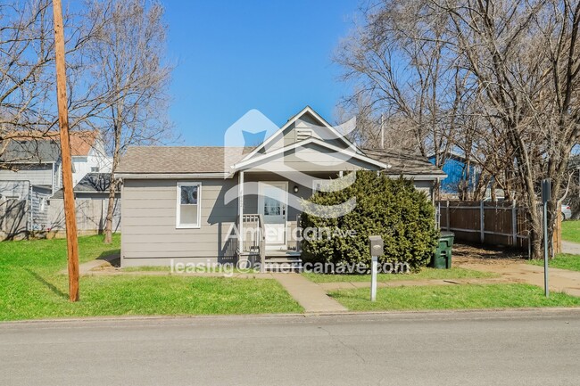 Building Photo - 662 Pennsylvania St