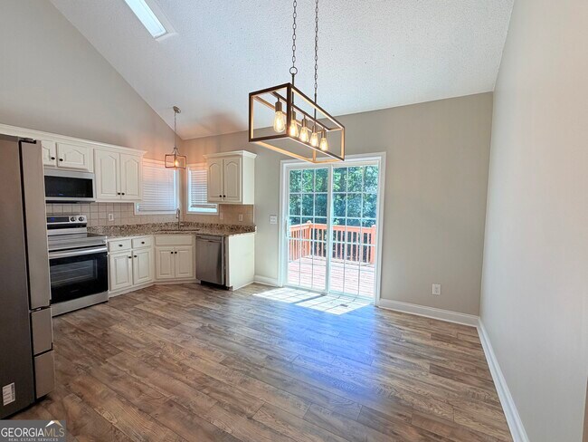 11 Woodvine Ct