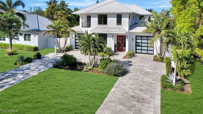 Photo - 739 5th Ave N