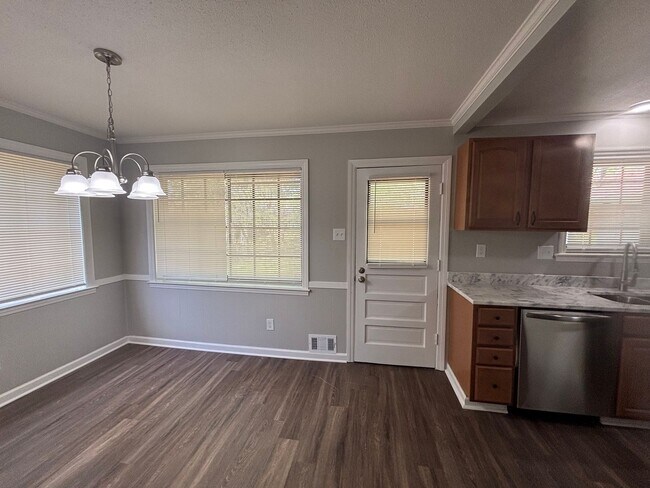 Photo - 8280 Chippingham Dr