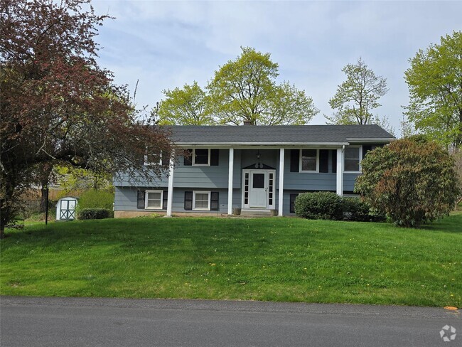 Building Photo - 11 Reservoir Rd Rental
