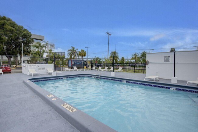 Photo - 16450 NW 2nd Ave Unit 212