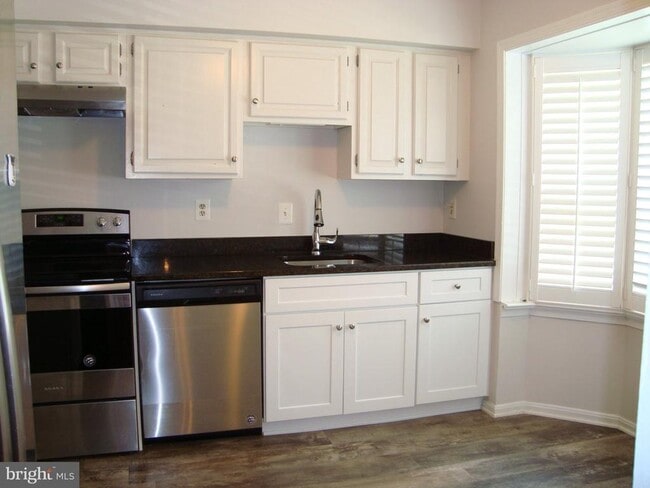 Photo - 7813 Heatherton Ln