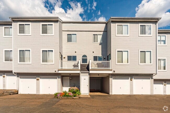 Building Photo - 39 Staffordshire Commons Dr Unit 39 Rental