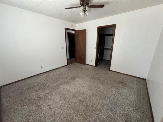 Photo - 2022 Berry Ave