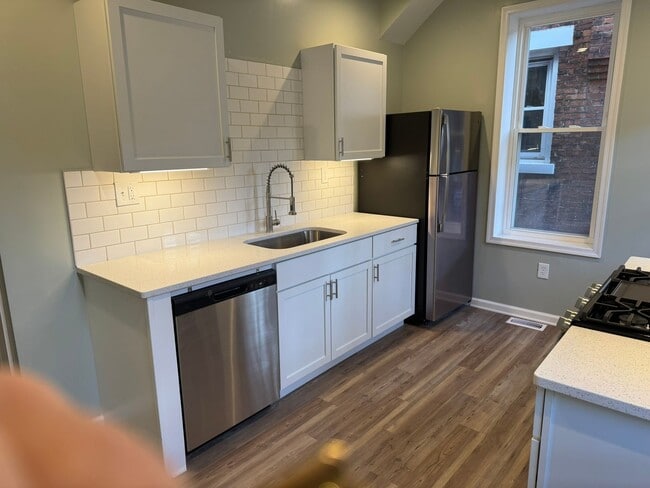 Building Photo - Large Single-Family Home on N 17th St