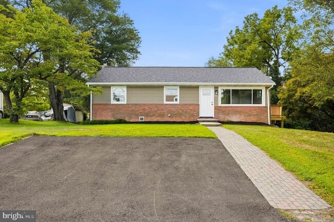 Photo - 8643 Ridge Rd