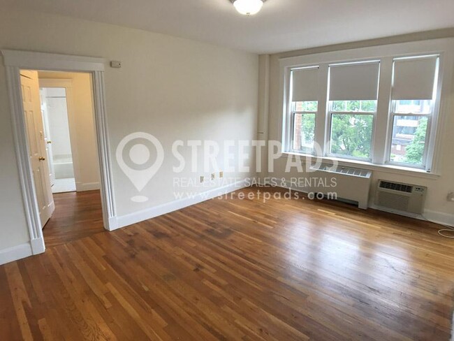 Building Photo - 2 bedroom in Cambridge MA 02138 Rental