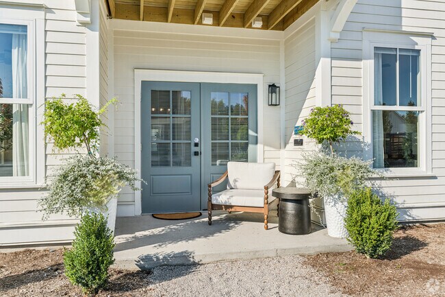1BR, 1BA - 750SF - Patio