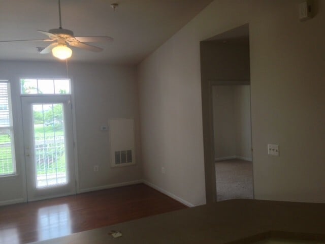 Photo - 830 Beverley Dr