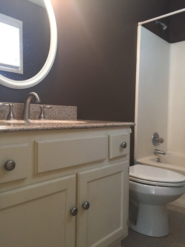 Photo - 214 Westbrooke Dr