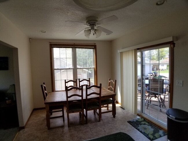 Photo - 421 N 41st Ave E