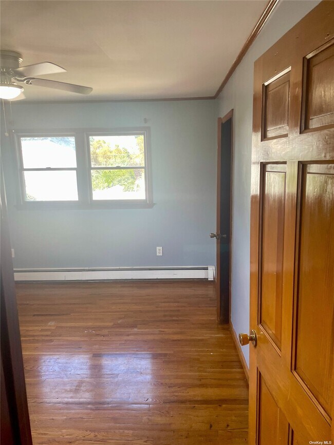 317 12th St House House Rental in West Babylon, NY