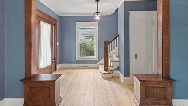 Photo - 240 Calkins Ave SE