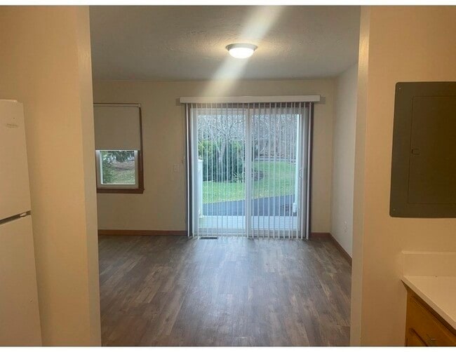 Photo - 574-576 State St Unit #5