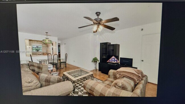 Photo - 430 NE 210th Cir Terrace Unidad 201-3