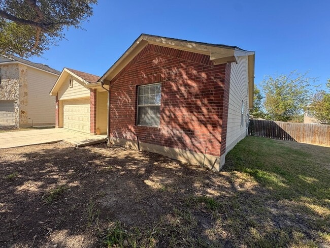 Building Photo - Nice 3 bedroom 2 Bath One Story Home..Avai...