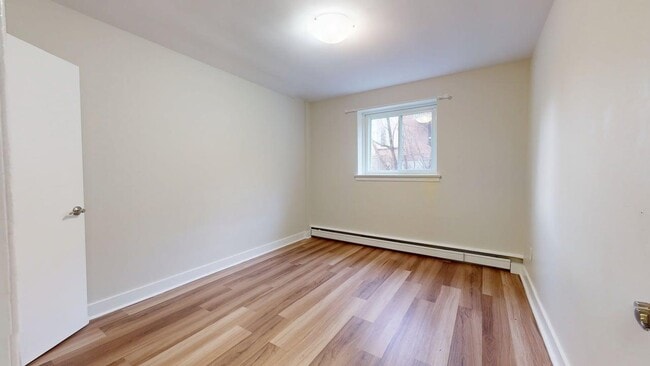 Photo - 1196 Shillington