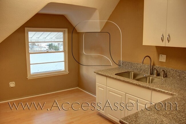 Photo - 207 E Graham Ave Unit C