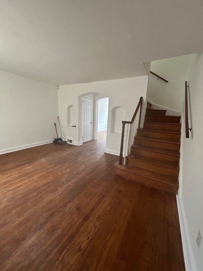 Photo - 66 Allison St NE