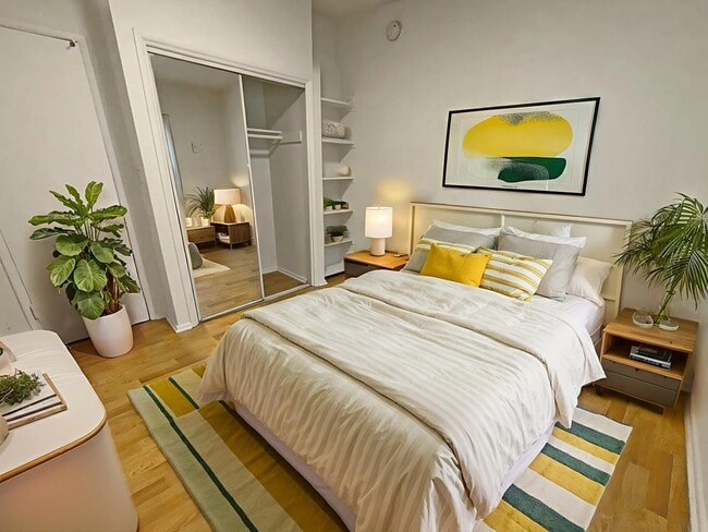 Photo - 1248 N Las Palmas Ave Unidad 9