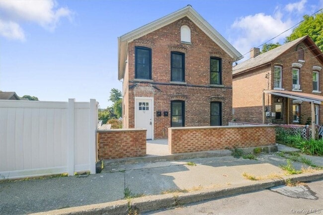 Building Photo - 9 Dubois St Unit A Rental