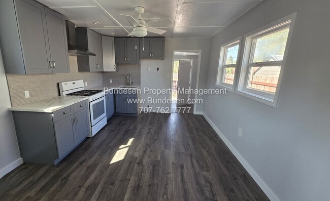 Photo - 5107 Hutchinson Rd