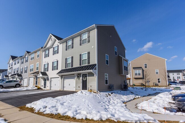 Photo - Beautiful 3bed, 2.5 bath in Harrisburg - Move in ready!