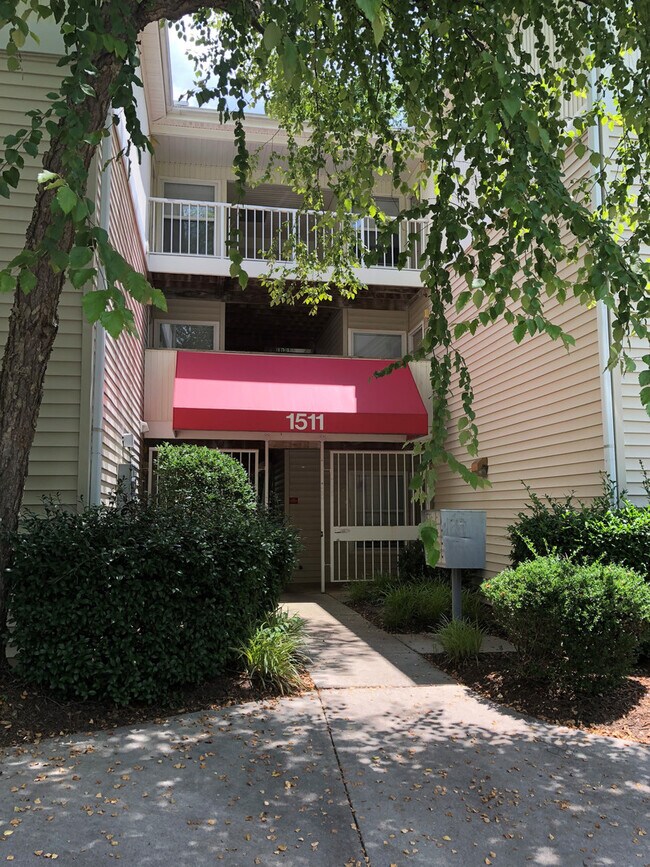 Photo - 1511 Graduate Ln Unit Apt #4