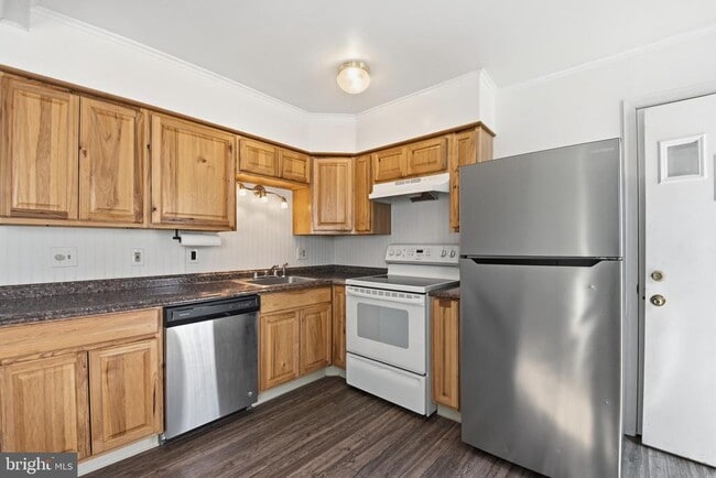 Photo - 1469 Cedarhurst Rd