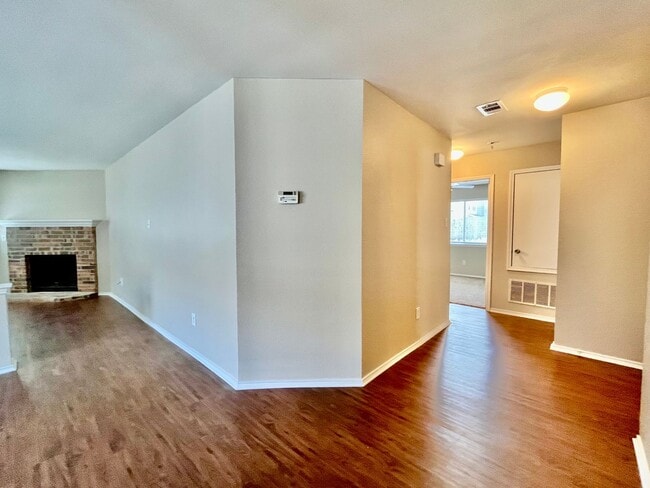 Photo - 2200 Lookout Ln