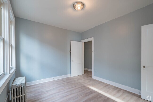 Building Photo - 2118 Bedford Ave Unit 2 Rental