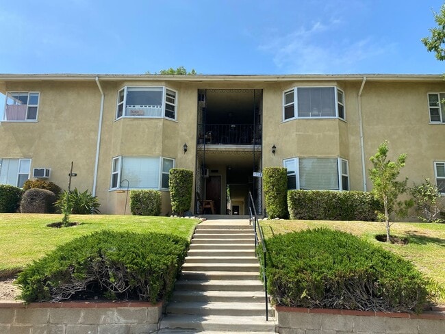 Photo - 1915 Minoru Dr Unidad 1915 #2A