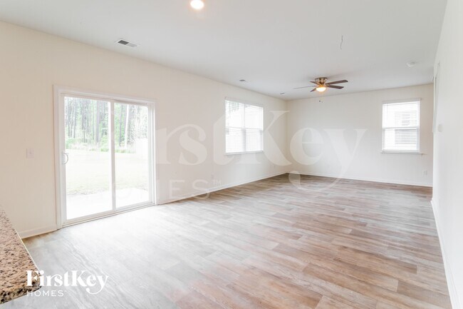 Photo - 114 Whispering Wood Dr