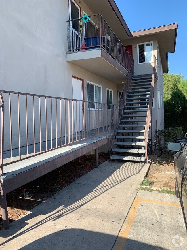 Building Photo - 4077 Oakcrest Dr Unit A Rental
