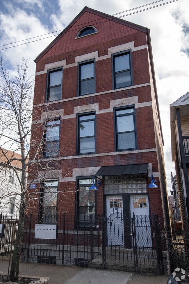 Building Photo - 2117 W 18th St Rental
