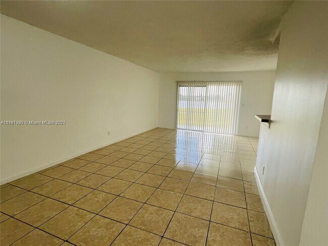 Photo - 3449 NW 44th St Unit 108