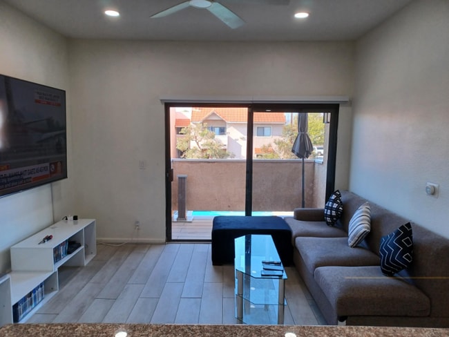 Photo - 10943 Laurel Canyon Blvd Unit B9
