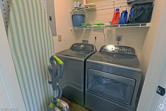 Building Photo - 7778 Emerald Cir Unit 204 Rental